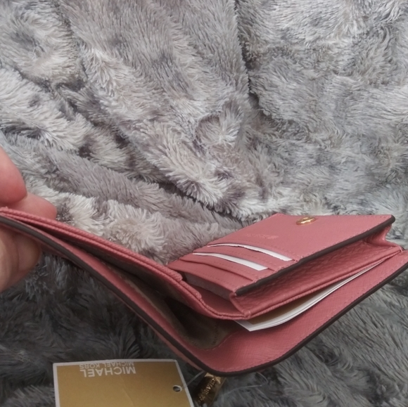 Michael Kors Wallet - Picture 4 of 4